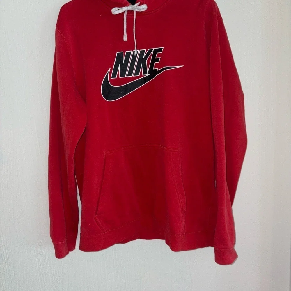 Nike Hoodie Mens Large Red Graphic Futura Logo Pullover Sweatshirt‎ Sportswear